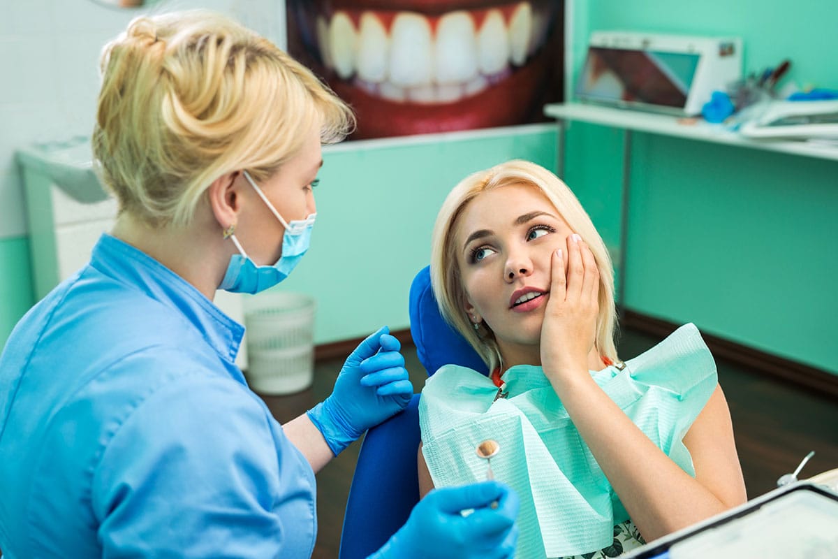 Choosing The Right Implant Dentist