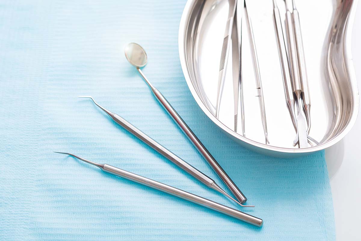 tools are used for a dental emergency